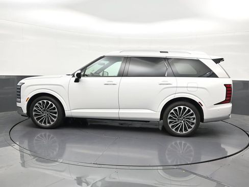 Used 2026 Hyundai Palisade Calligraphy FWD image 2