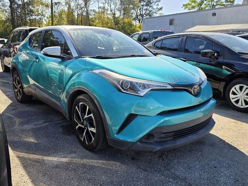 Used 2018 Toyota C-HR XLE image 1