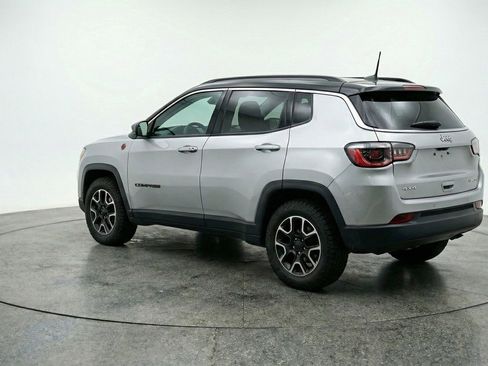 Used 2025 Jeep Compass Trailhawk AWD/4WD image 6