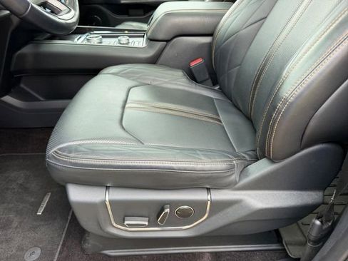 Used 2022 Ford Expedition Platinum AWD/4WD image 22