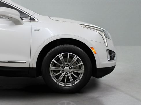 Used 2017 Cadillac XT5 Luxury image 34