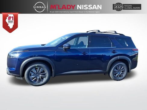 New 2025 Nissan Pathfinder SV image 4