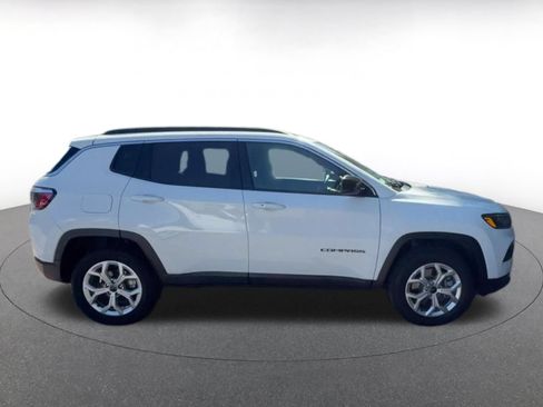 Used 2025 Jeep Compass Latitude AWD/4WD image 15