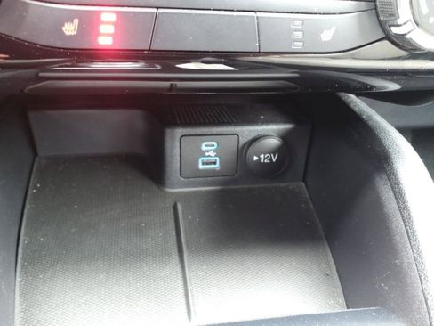 Used 2022 Ford Escape SE w/ SE Sport Appearance Package image 12