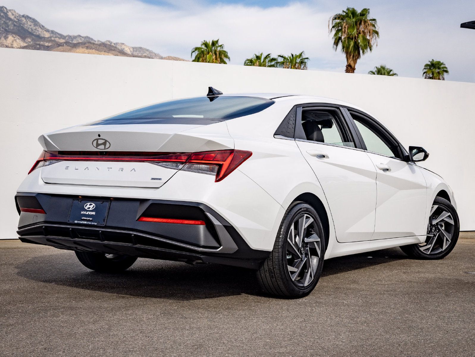 Used 2026 Hyundai Elantra Limited FWD image 17