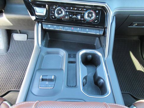 Used 2025 GMC Sierra 2500 Denali Ultimate image 23