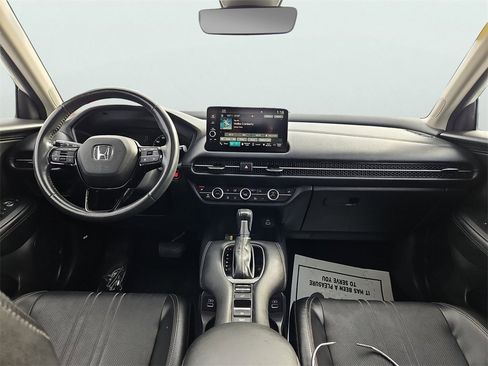 Certified 2023 Honda HR-V EX-L image 3