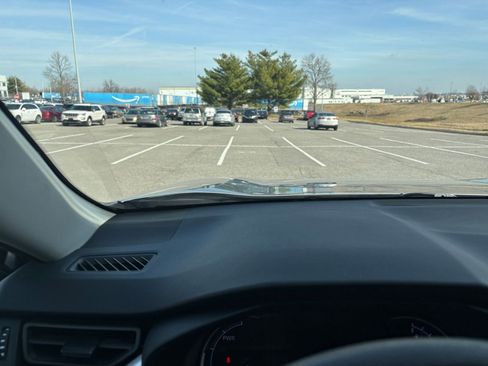 Used 2025 Toyota RAV4 LE image 33