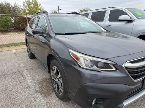 Used 2022 Subaru Outback Limited image 3