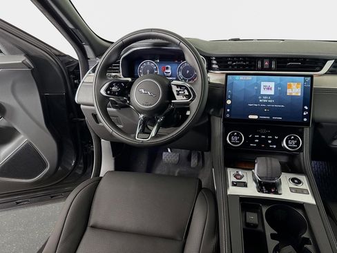 Used 2026 Jaguar F-PACE R-Dynamic S AWD/4WD image 25