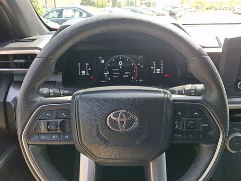 Used 2025 Toyota 4Runner SR5 image 19