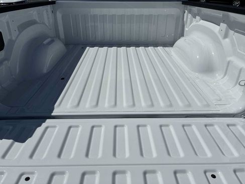 New 2026 RAM 1500 Laramie AWD/4WD image 19