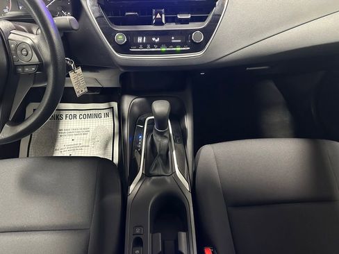 Used 2025 Toyota Corolla LE image 36