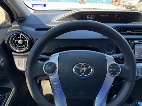 Used 2016 Toyota Prius C Two image 21