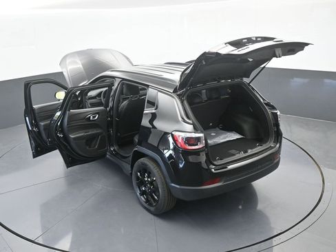 New 2026 Jeep Compass Latitude image 60