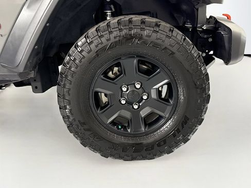 Used 2023 Jeep Gladiator Mojave w/ Trailer Tow Package AWD/4WD image 32