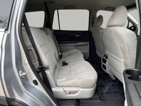 Used 2019 Honda Pilot LX image 19