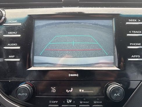 Used 2020 Toyota Camry SE image 19