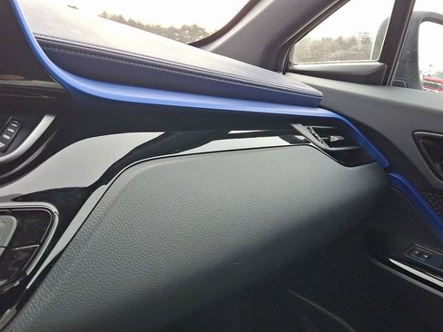 Used 2022 Toyota C-HR XLE image 27