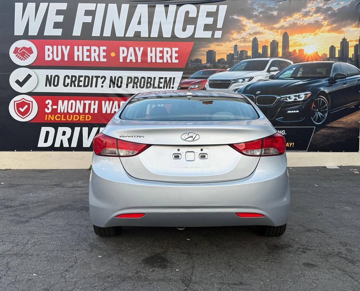 Used 2012 Hyundai Elantra GLS FWD image 23
