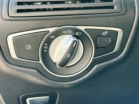 Used 2020 Mercedes-Benz GLC 300 4MATIC image 36