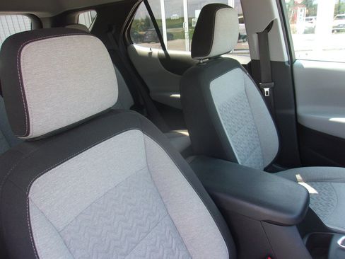 Used 2023 Chevrolet Equinox LT AWD/4WD image 13