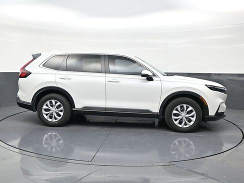 Used 2025 Honda CR-V LX image 6