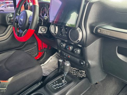 Used 2014 Jeep Wrangler Unlimited Sport w/ Quick Order Package 24S AWD/4WD image 26