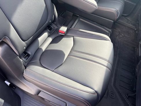 Used 2025 Honda Pilot TrailSport image 35