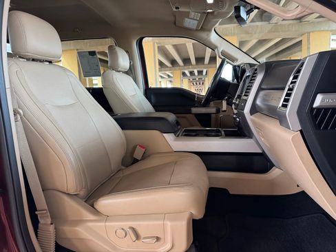 Used 2017 Ford F250 Lariat w/ Chrome Package image 27