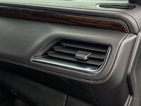 Used 2023 Chevrolet Suburban Premier image 38