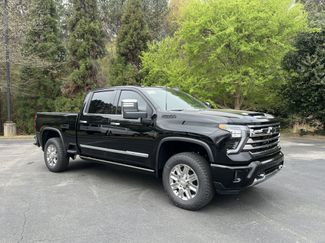 New 2026 Chevrolet Silverado 2500 High Country w/ Technology Package AWD/4WD video 2