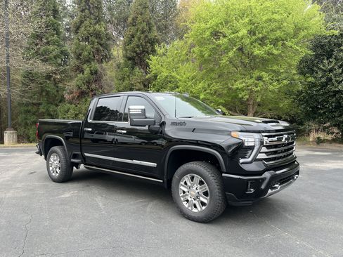 New 2026 Chevrolet Silverado 2500 High Country w/ Technology Package AWD/4WD image 2