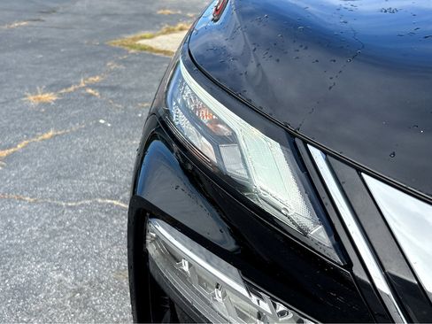 Used 2023 Nissan Rogue SV image 24