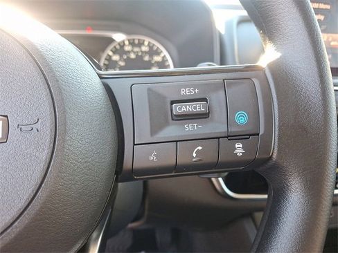 Used 2022 Nissan Rogue SV image 21