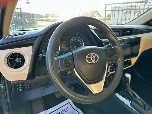 Used 2019 Toyota Corolla LE image 11