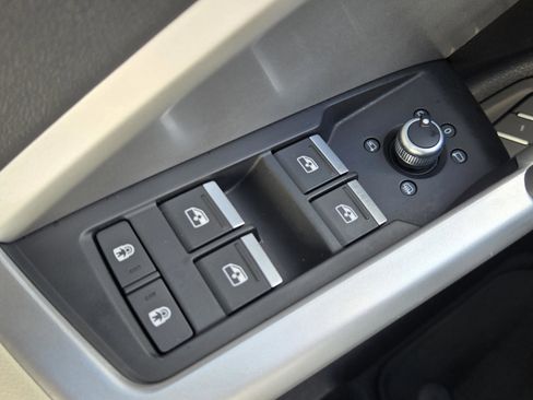 Used 2025 Audi Q3 2.0T Premium w/ Convenience Package image 34