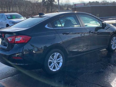 Used 2019 Chevrolet Cruze LT w/ Convenience Package image 8