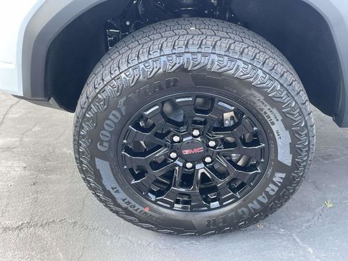 New 2026 GMC Canyon Elevation image 30