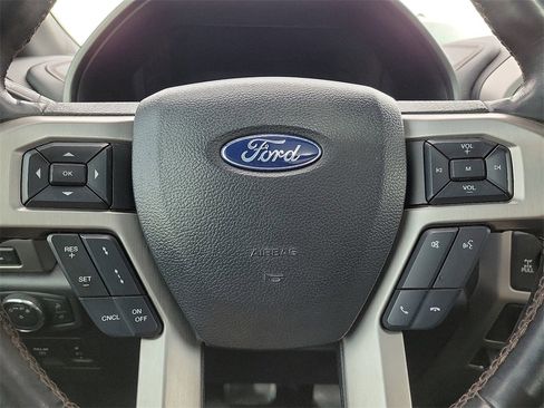Used 2018 Ford F150 Platinum w/ Equipment Group 701A Luxury image 24