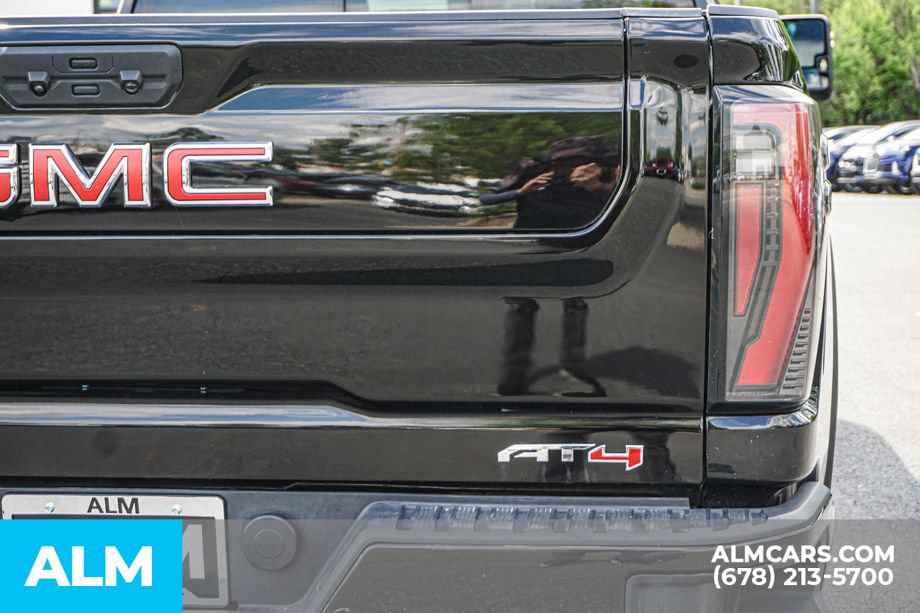 Used 2024 GMC Sierra 2500 AT4 w/ Technology Package AWD/4WD image 12