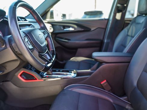 Used 2023 Chevrolet TrailBlazer RS w/ Sun and Liftgate Package image 17