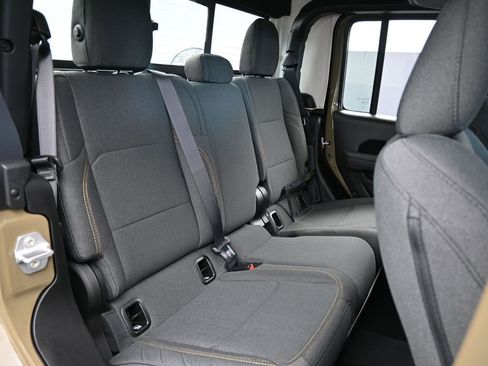 New 2026 Jeep Gladiator Sport image 38