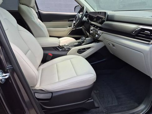 Used 2025 Kia Telluride S FWD image 25