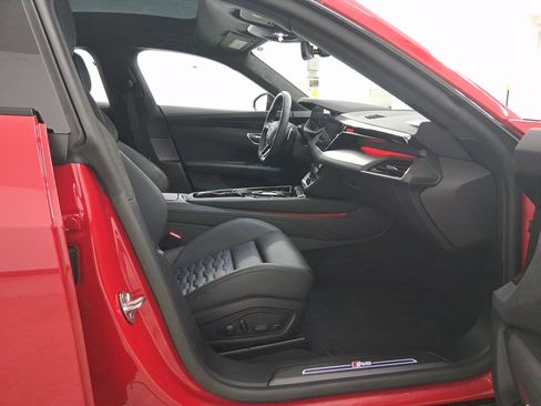 Used 2023 Audi RS e-tron GT w/ Carbon Performance Package image 32