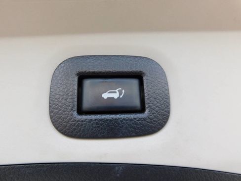 Used 2018 Nissan Rogue SL w/ Premium Package FWD image 6