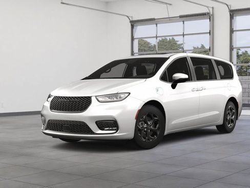 New 2023 Chrysler Pacifica Limited w/ S Appearance Package image 1