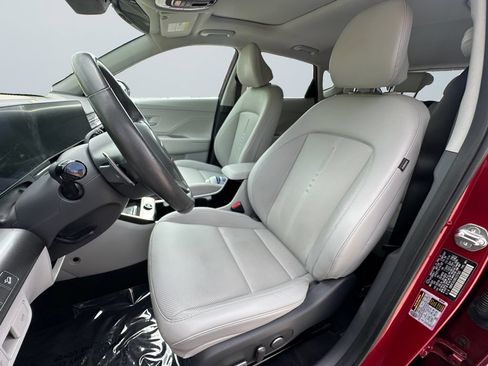 Used 2024 Hyundai Kona Limited FWD image 9