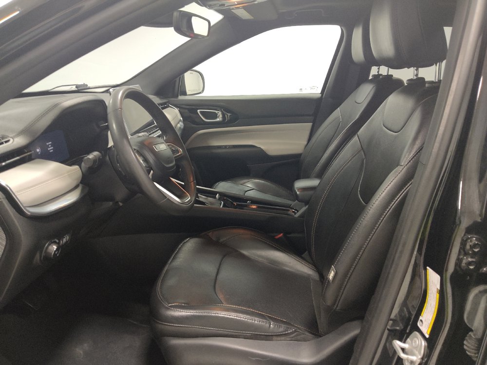 Used 2023 Jeep Compass Limited w/ Elite Group AWD/4WD image 17