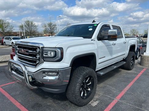 Used 2018 GMC Sierra 1500 SLT image 2